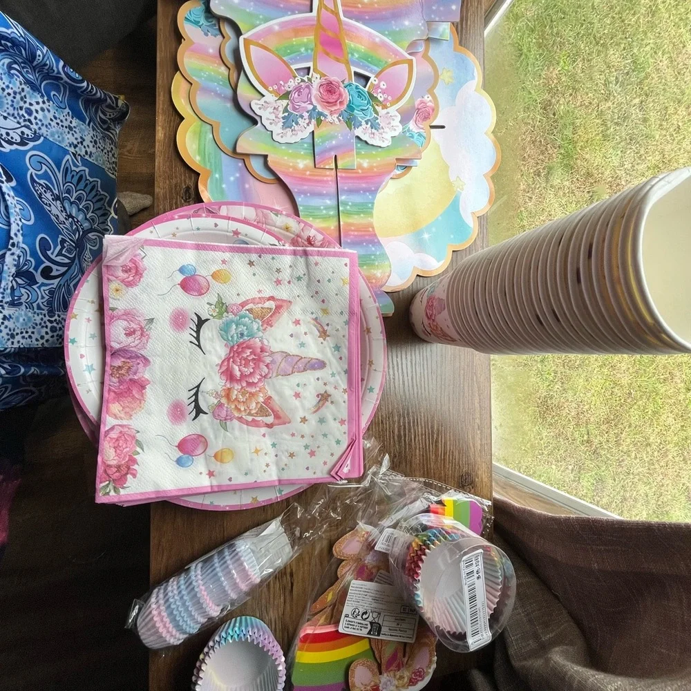 Unicorn Party Supplies Set - Pink and White